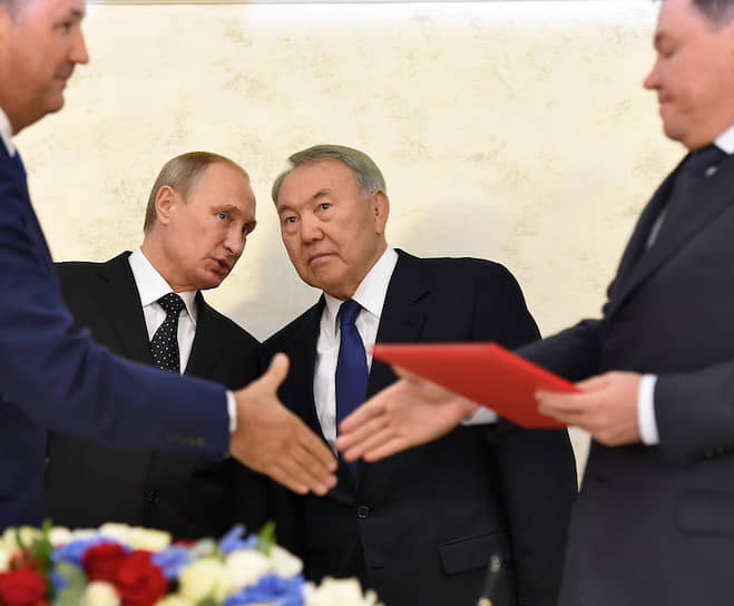 За порчу изображений лидера нации, публичные оскорбления и искажения фактов его биографии предусмотрены штраф или лишение свободы На фото: президент России Владимир Путин и Нурсултан Назарбаев во время церемонии подписания документов о сотрудничестве