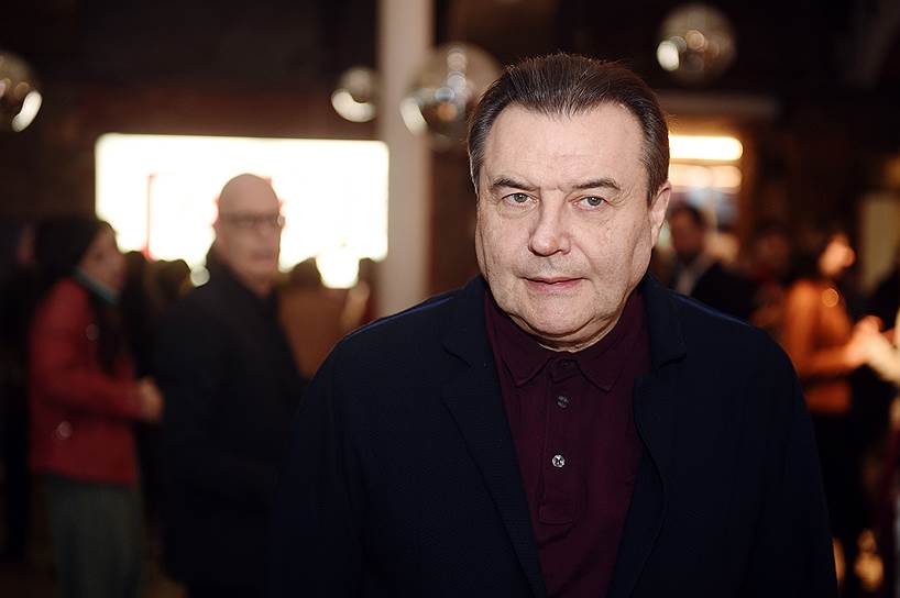 Режиссер Алексей Учитель перед началом концерта-посвящения Ал­ле Пу­гаче­вой «Наша Алла» в постановке Кирилла Серебренникова в «Гоголь-центре» 
