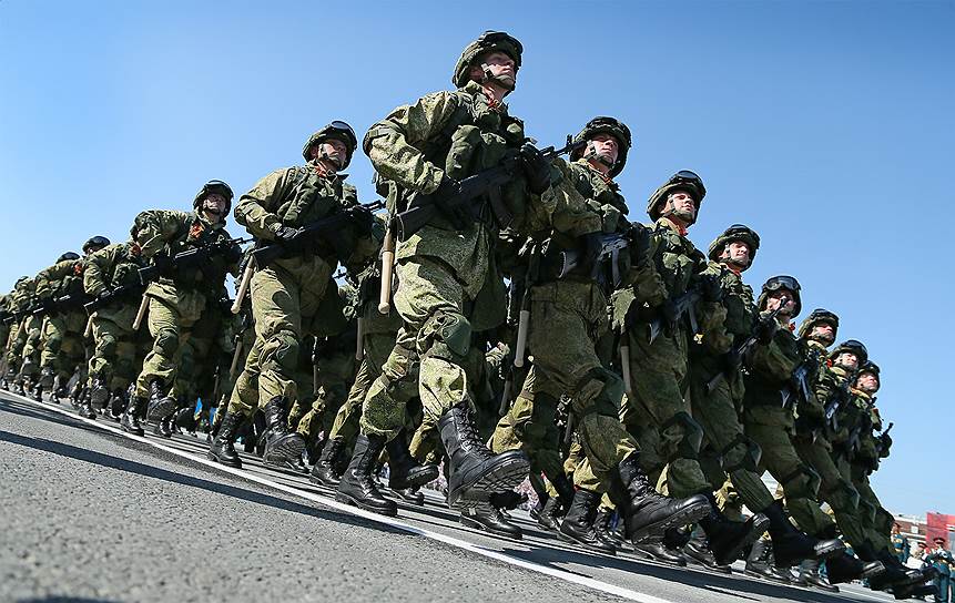 Самара. Военный парад в честь Победы в Великой Отечественной Войне