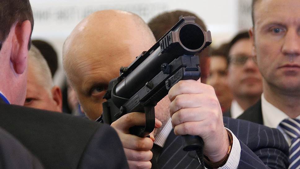 Председатель Верховной рады Украины Александр Турчинов (в центре) 