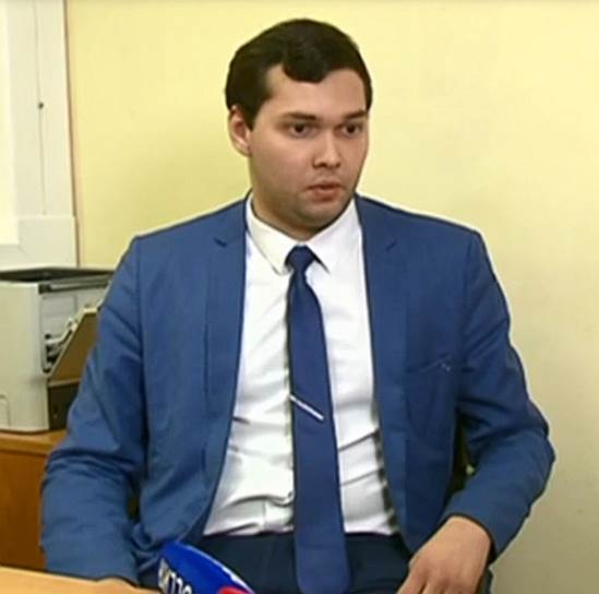 7 июня позвонил журналистке Русской службы ВВС Светлане Рейтер и сообщил ей, что Иван Голунов задержан при покушении на сбыт наркотика, и предложил найти ему адвоката. 8 июня на заседании Никулинского райсуда Москвы настаивал на аресте, так как, по его словам, у обвиняемого есть загранпаспорт, и он может скрыться