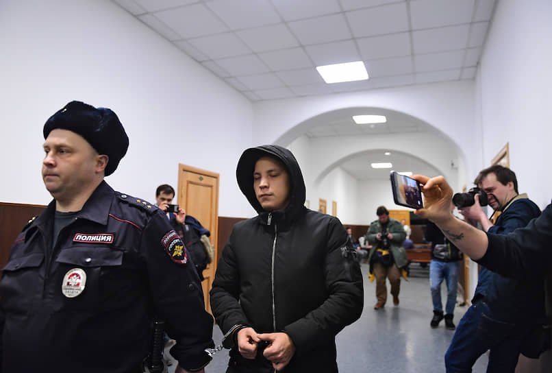 Был одним из оперативников, проводивших задержание журналиста и осмотр его квартиры. Утверждал, что Иван Голунов «по внешним признакам находился в состоянии наркотического опьянения». Также, по его словам, корреспондент якобы отказался сдавать смывы с рук и срезы с ногтей, а «какого-либо морального или физического давления на гражданина Голунова не оказывалось». Эти заявления противоречили показаниям журналиста. В ноябре 2019 года стало известно, что полицейский возглавил депарамент в службе безопасности сети магазинов «Красное & белое». 30 января 2020 года Басманный суд Москвы арестовал его на два месяца. В мае 2021 года был приговорен к 8 годам колонии общего режима, в марте 2022 года суд смягчил наказание до 7 лет и 3 месяцев