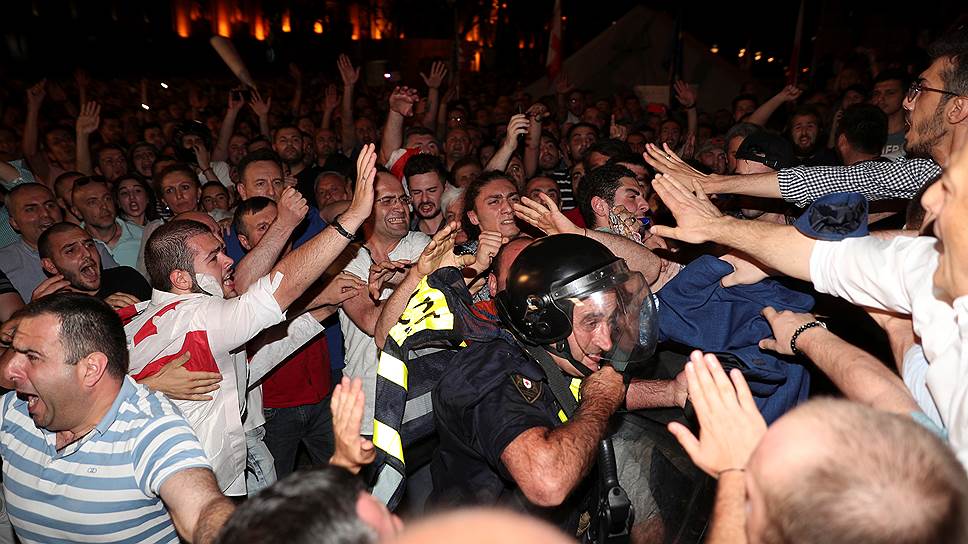 Как в Грузии начались многотысячные протесты
