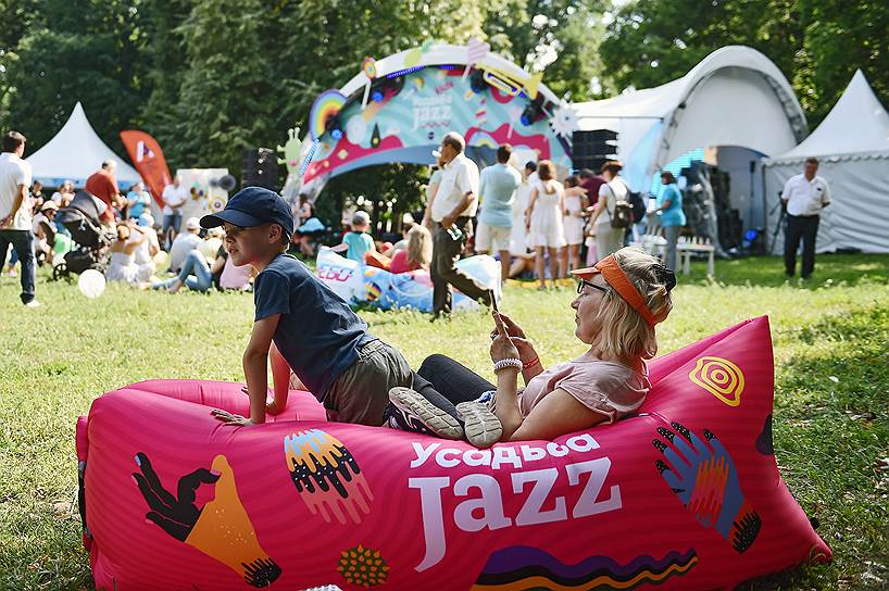 Для детей на фестивале было организовано пространство Jazz Kids. Вход для посетителей до 10 лет был бесплатным