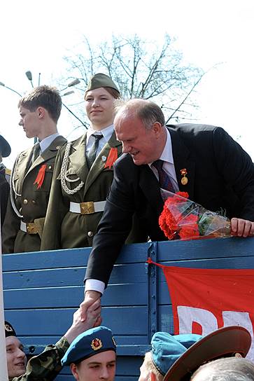 Геннадий Зюганов на грузовике, 2005 год 