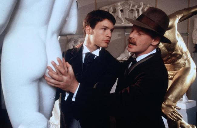 Кадр из кинофильма The Einstein of Sex 1999 года, посвященного профессору Магнусу Хиршфельд и Институту сексологии  Режиссер Роза фон Праунхайм.  