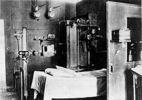 Радиологическая служба, в 1920 году она располагалась на втором высоком этаже In den Zelten 10 