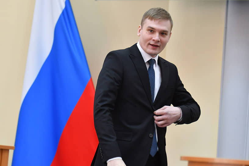 Глава Хакасии Валентин Коновалов заработал одну из самых низких сумм за всю историю декларационных кампаний — 607,4 тыс. руб.
