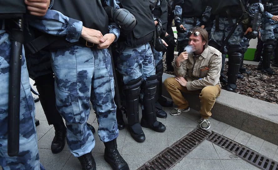 Несколько человек пострадали. Полиция применила дубинки