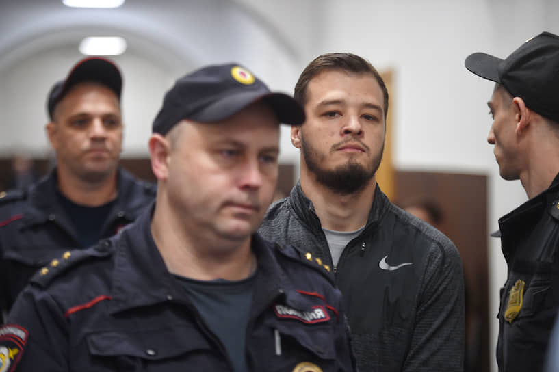 , 22 года, программист, предприниматель. Был задержан 27 июля в Москве, но был отпущен. 31 июля Лефортовский суд оштрафовал его на 12 тыс. руб. по статье о нарушении правил проведения акции — ч. 5 ст. 20.2 КоАП РФ. Самого Чирцова в зале суда не было. 28 августа был задержан в Минске по делу о применении насилия в отношении представителя власти (ст. 318 УК РФ) и участии в массовых беспорядках (ст. 212 УК РФ). Никита Чирцов был отправлен в Москву 30 августа. Ему запретили въезд в Белоруссию на 10 лет. 2 сентября был задержан в Москве. 3 сентября Басманный суд Москвы арестовал Чирцова и отправил в СИЗО до 2 ноября. 21 октября арест был продлен до 27 января 2020 года. Гособвинение просит 3.5 года лишения свободы. 6 декабря Тверской суд Москвы приговорил Никиту Чирцова к году колонии общего режима