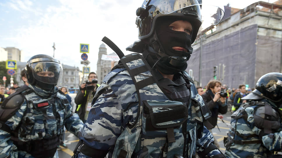 «Прогулка в поддержку честных выборов» в Москве: Онлайн-трансляция "Ъ" 