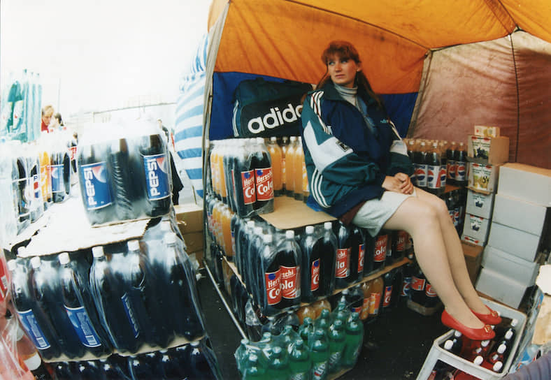 В споре между Coca-Cola и Pepsi россияне выбирают Adidas 1990-е годы