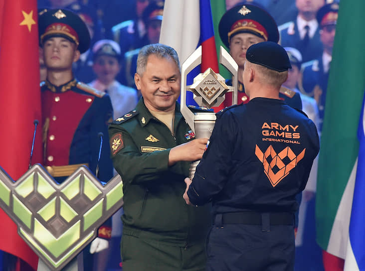 На церемонии закрытия игр выступил министр обороны России Сергей Шойгу 