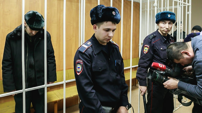 Угонщика самолета отправят на лечение