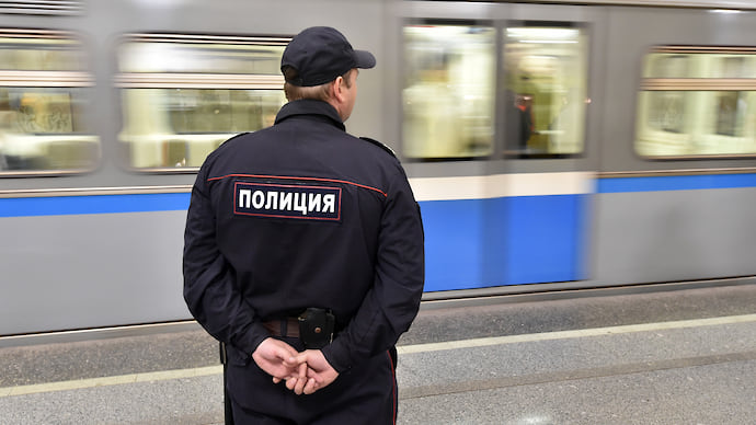 Полицейский сдался после переговоров