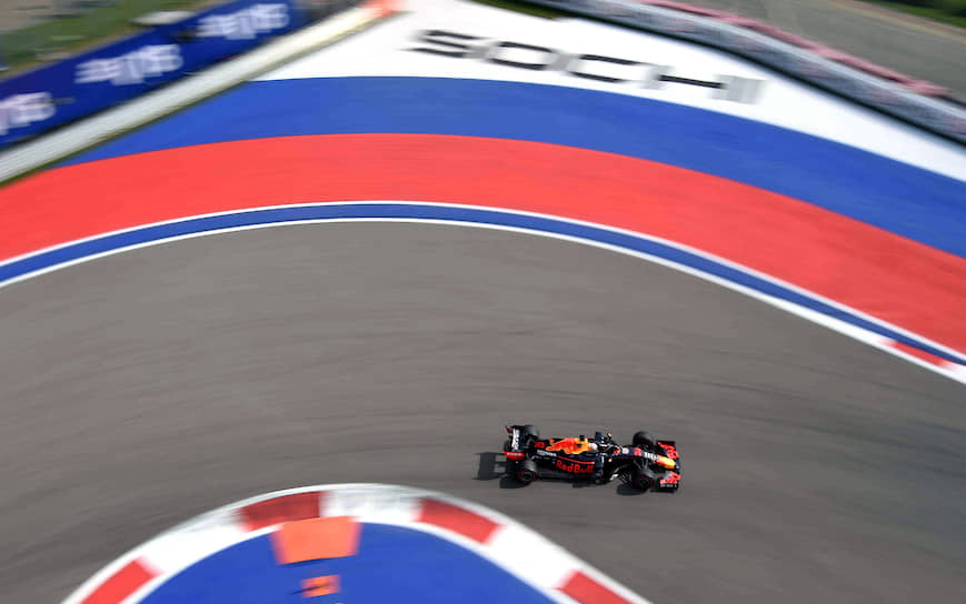 Пилот команды Red Bull Racing Макс Ферстаппен. К финишу он пришел четвертым 