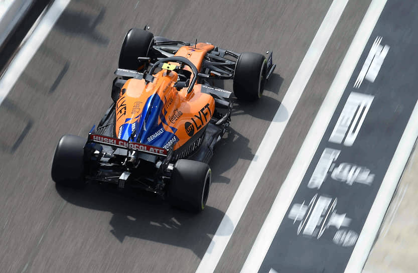 Пилот команды McLaren Карлос Сайнц, он финишировал шестым 