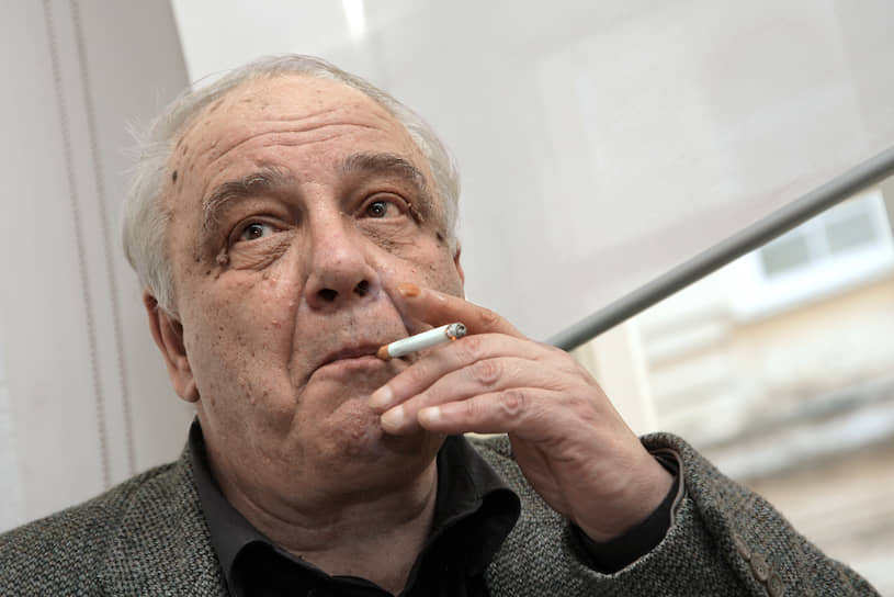 Владимир Буковский осел в Великобритании, где вначале получил статус беженца, а потом и гражданство. Жил и работал в Кембридже, писал книги, читал лекции. Выступал против ввода советских войск в Афганистан, был одним из организаторов кампании по бойкоту летних Олимпийских игр в Москве 1980 года 