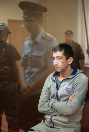 22 мая 2015 года в Москве ДТП стало причиной смерти 26-летнего байкера Виталия Гришина. В его мотоцикл влетела BMW X6 под управлением сына чеченского предпринимателя Дени Мирзоева. Мотоциклист от полученных травм скончался на месте. Авария вызвала волну возмущения среди сообщества мотоциклистов. Байкеры опасались, что виновник ДТП уйдет от ответственности, около сотни человек дежурили около больницы, где находился Мирзоев. В сентябре суд приговорил его к двум годам колонии-поселения 