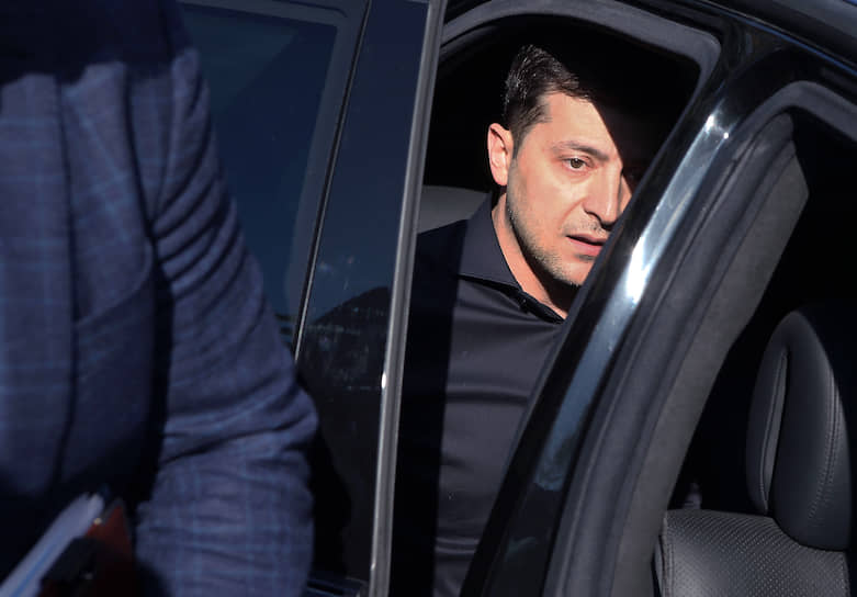 25 сентября 2019 года Владимир Зеленский, отвечая на вопрос журналистов, давил ли на него президент США, сказал: «На меня никто не может давить, потому что я президент независимой страны. На меня давить может только мой сын, которому шесть лет»