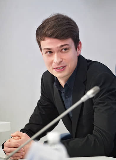 Гитарист Евгений Побожий
