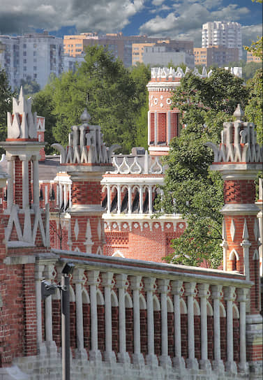    Был реконструирован с 2004 по 2007 год. Реставраторов неоднократно обвиняли в искажении его исторического облика. Несмотря на это, проект, стоивший 10 млрд руб., стал абсолютным победителем конкурса мэрии Москвы «Лучший реализованный проект 2007 года в области инвестиций и строительства» 