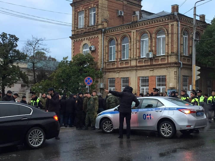 9 января около 800 человек вышли на антиправительственный митинг в Сухуме