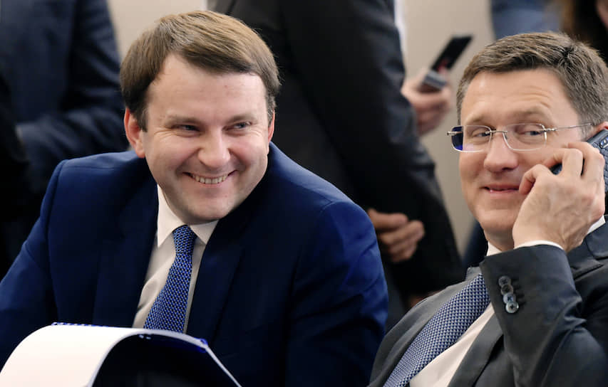 Министр экономразвития Максим Орешкин (слева) и министр энергетики Александр Новак на встрече президента России Владимира Путина и президента Турции Реджепа Тайипа Эрдогана 