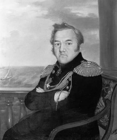 28 января 1820 года экспедиция была остановлена льдами в районе современного шельфового ледника Беллинсгаузена. Михаил Лазарев (на портрете) в своем дневнике писал: «Встретили матерый лед чрезвычайной высоты… простирался оный так далеко, как могло только достигнуть зрение». В ходе путешествия, длившегося 751 день, мореплаватели совершили плавание вокруг Антарктиды, подошли к ее берегам девять раз и попутно открыли около 30 островов в южных полярных и тропических широтах 