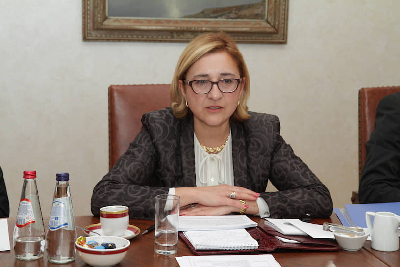 ― посол Грузии в Великобритании. Занимала должности министра торговли и внешнеэкономических отношений (1998-2000), министра иностранных дел (2014-2015) Окончила факультет физико-математических и естественных наук, а также факультет иностранных языков УДН в 1985 году