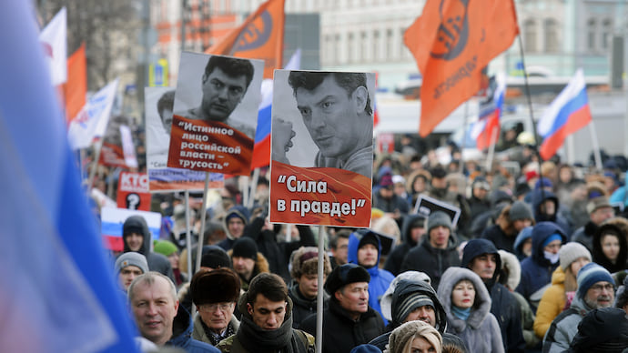Марш выходит на референдум