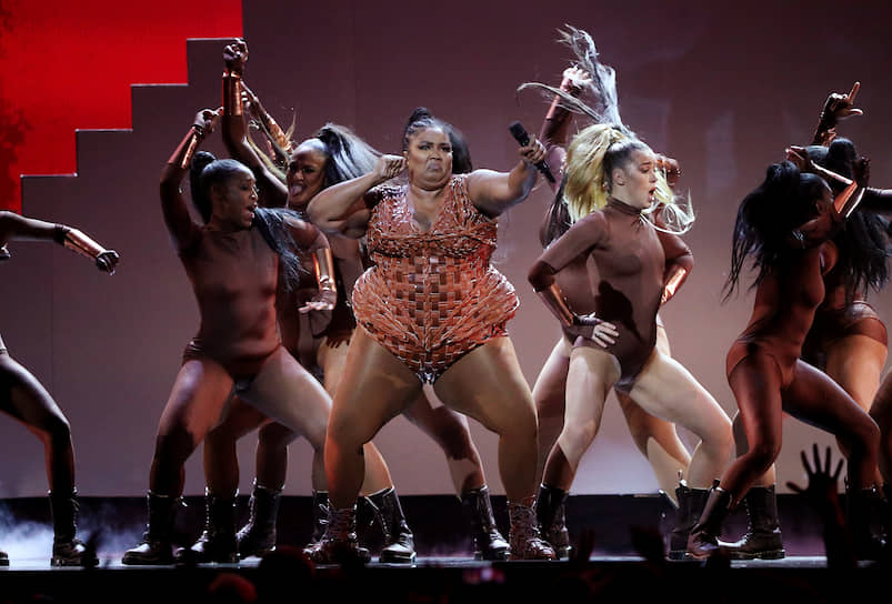 Выступление Lizzo на церемонии награждения Brit Awards 2020