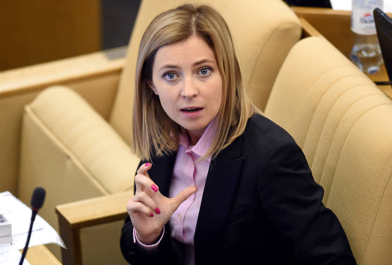 В июле 2018 года депутат Госдумы Наталья Поклонская стала единственным единороссом, кто отдал голос против правительственного законопроекта о пенсионной реформе. После этого глава фракции Сергей Неверов заявил, что депутат нарушила фракционную дисциплину и должна «принять для себя решение». На это госпожа Поклонская ответила, что «работает по совести» и мандат не сдаст