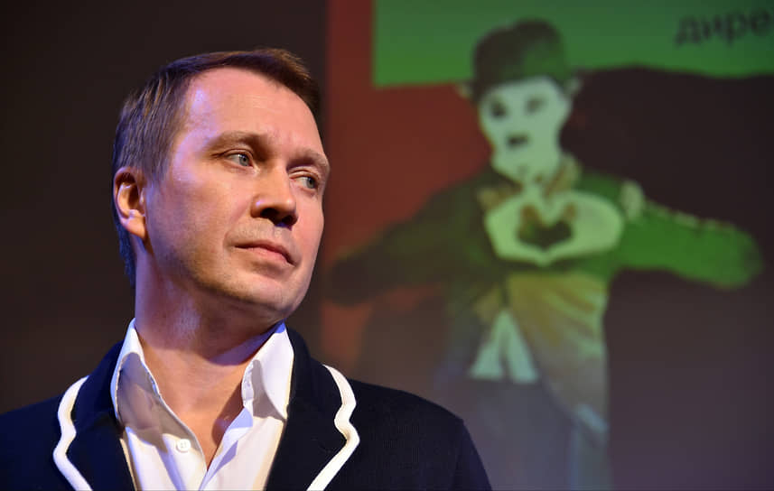 27 ноября художественный руководитель Театра наций Евгений Миронов рассказал в интервью Business FM о том, как заболел COVID-19: «Я понял, что мне плоховато, уже во время спектакля. А когда я его отыграл, то оказалось, что у меня коронавирус»