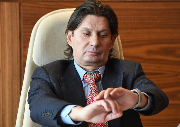 7 мая стало известно, что вице-президент и совладелец ЛУКОЙЛа, владелец московского футбольного клуба «Спартак» Леонид Федун госпитализирован с коронавирусом. 25 мая его выписали из больницы
