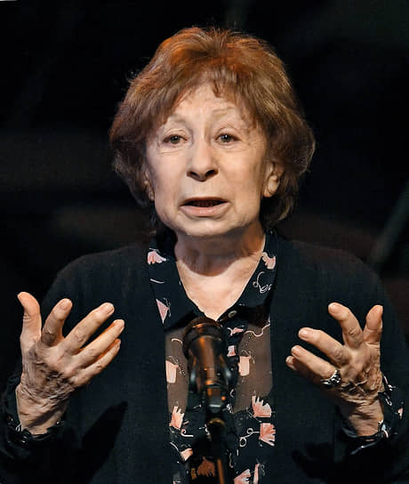 9 января стало известно, что народная артистка России 82-летняя Лия Ахеджакова была госпитализирована с коронавирусом в московскую больницу. Актрису выписали из больницы 18 января