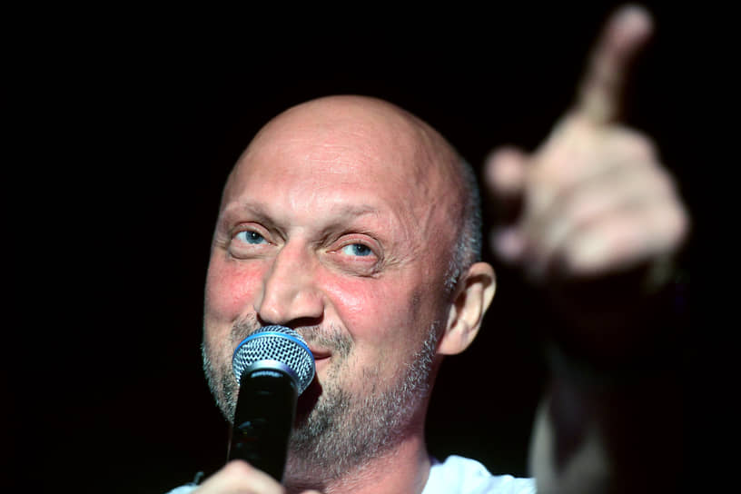 21 октября агент заслуженного артиста России Гоши Куценко сообщил, что тот госпитализирован с коронавирусом. 29 октября актер заявил, что вылечился и выписался из больницы