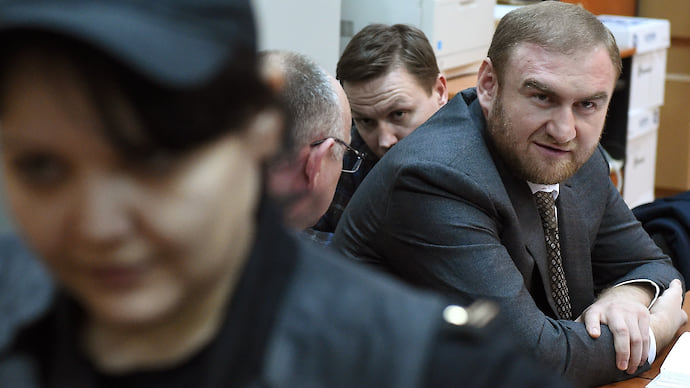 Бывшему сенатору трижды укрепили обвинение