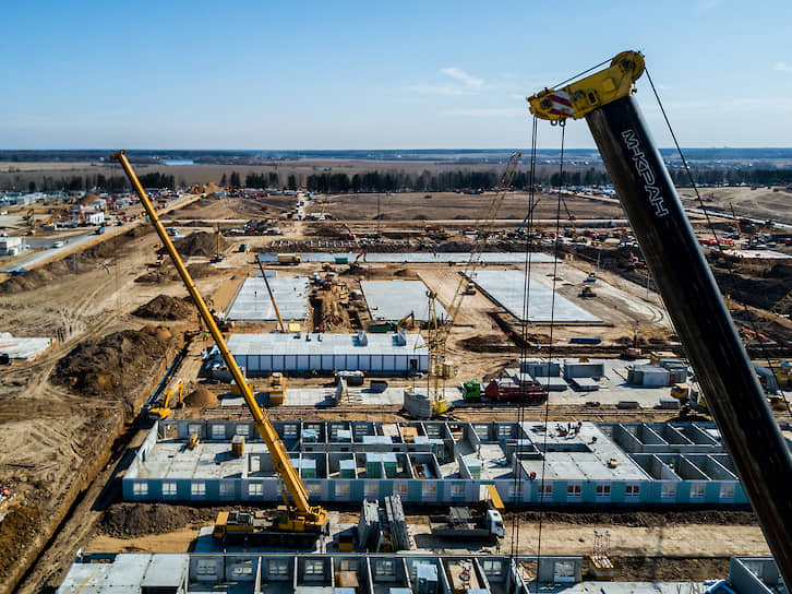 По словам мэра Москвы, новый корпус станет дополнением стационара в Коммунарке и инфекционной больницы №1, где содержатся зараженные коронавирусом