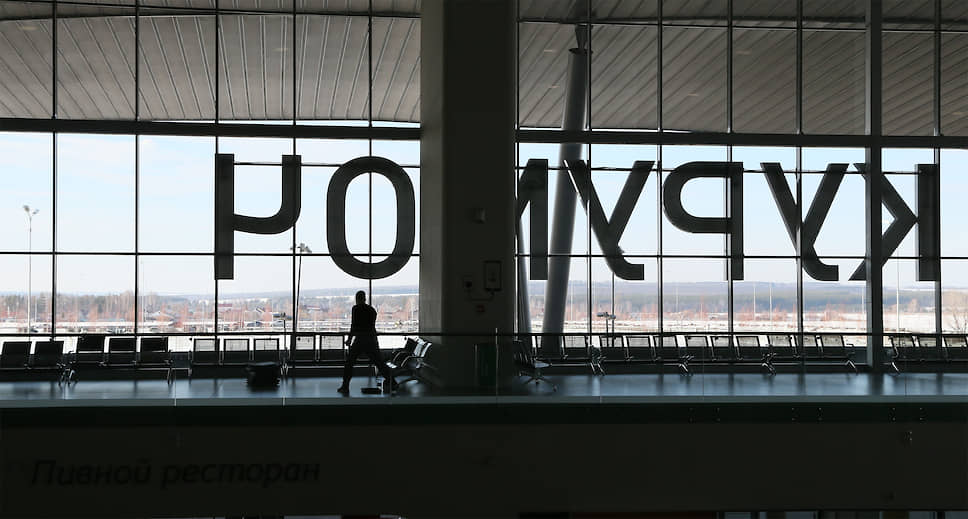 Пустой Самарский аэропорт Курумоч. В 2019 году он обслужил 3 млн пассажиров и занял 14-е место в списке наиболее загруженных аэропортов России 