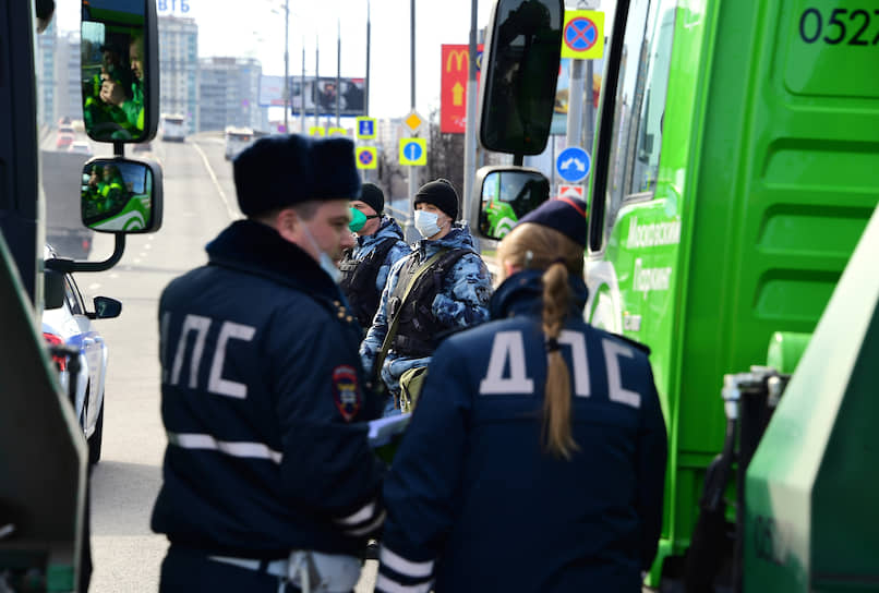 Пост ГИБДД при въезде в Москву на Ленинградском шоссе
