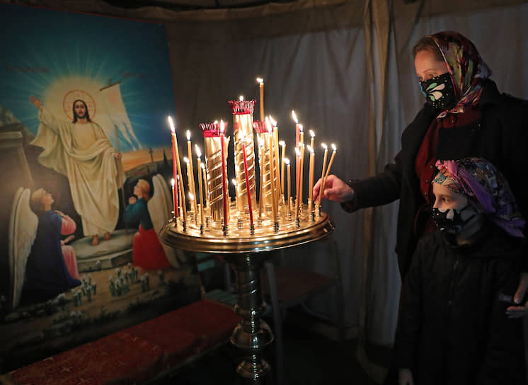 Пасхальное богослужение в Казанском соборе в Волгограде