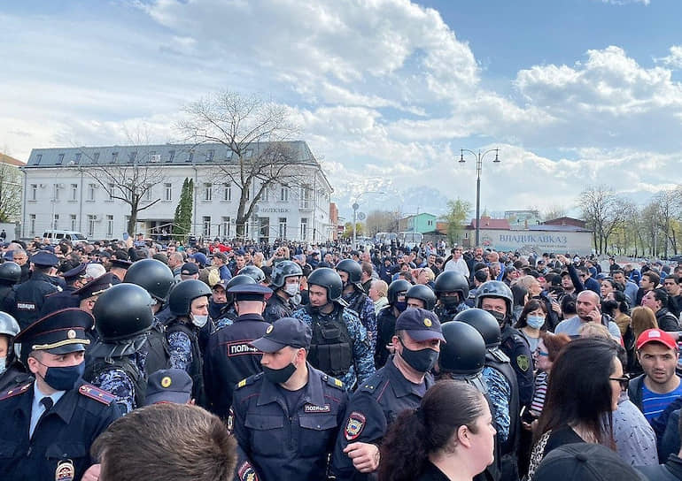 Всего на самоизоляции под медицинским наблюдением в республике остаются 1075 человек 