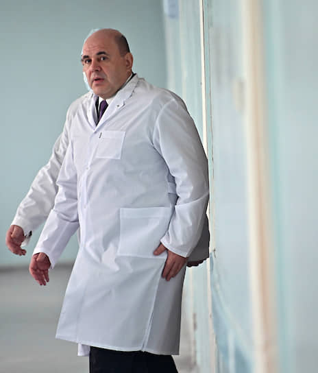 14 марта Михаил Мишустин объявил о создании Координационного совета по борьбе с коронавирусом и сам его возглавил. С тех пор он регулярно проводит совещания на тему вируса и поддержки экономики в условиях пандемии 