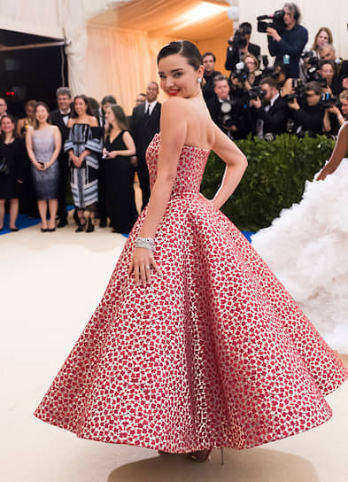 Бывшая жена актера Орландо Блума и модель Victoria's Secret Миранда Керр с 2017 года состоит в браке с миллиардером, создателем SnapChat Эваном Шпигелем 