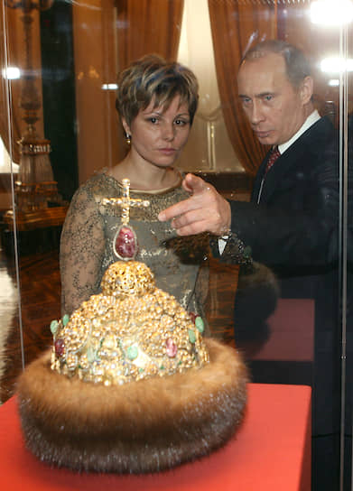 7 марта 2006 года. На приеме в честь 200-летия музеев Московского Кремля с директором «Государственного историко-культурного музея-заповедника "Московский Кремль"» Еленой Гагариной  