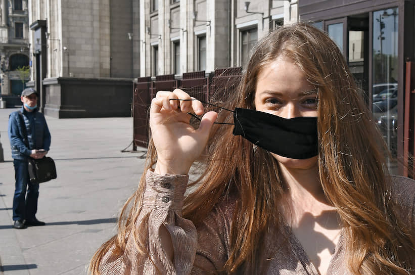 Отсутствие масок и перчаток у граждан может быть зафиксировано с помощью камер на предприятиях, в магазинах или в общественном транспорте, но оформить протокол за нарушение режима в отношении физического лица можно только очно