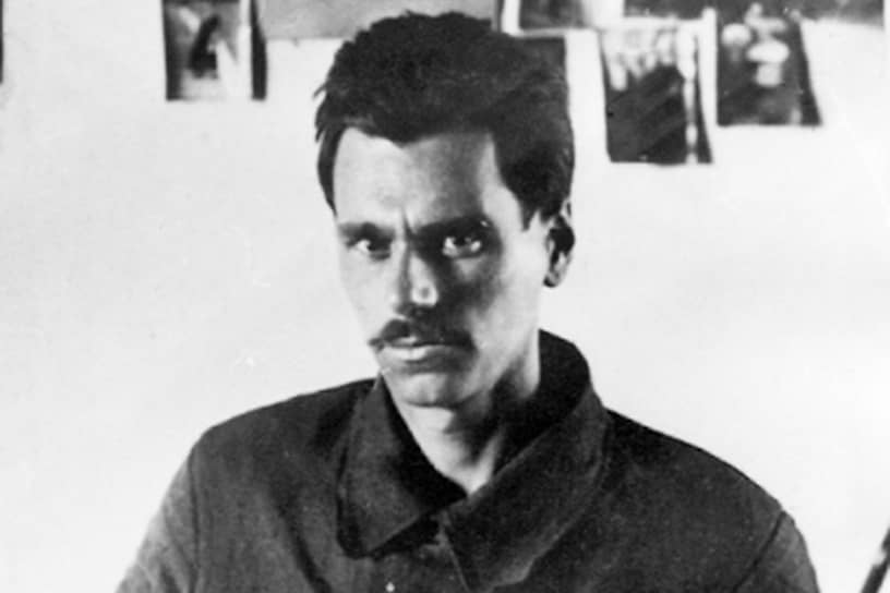 Советский ученый Юрий Кондратюк отбывал наказание с 1931 по 1933 год в специализированном бюро для заключенных-инженеров № 14 в Новосибирске, где разрабатывал горно-шахтное оборудование для добычи угля. Получил известность благодаря своим теоретическим работам в области космонавтики. В частности, рассчитал оптимальную траекторию полета к Луне