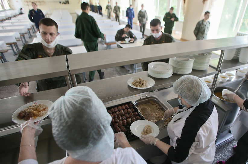 На призывных пунктах организовано горячее питание 