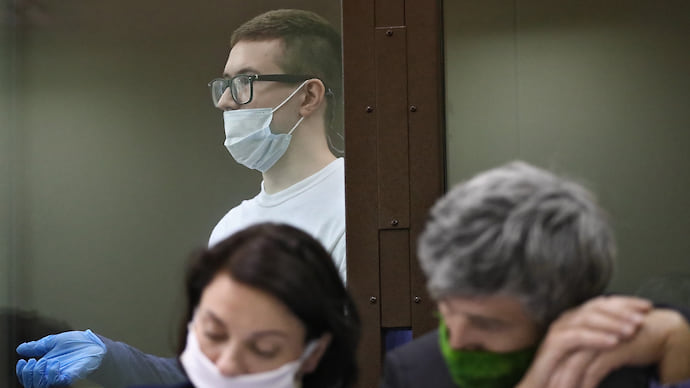 «В любой непонятной ситуации я получал удар током»